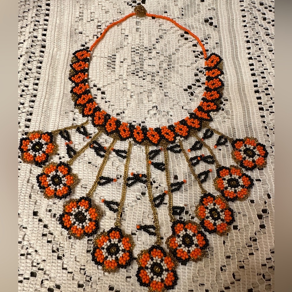 (SOLD)🤎 Orange/Black/White Seabead Necklace